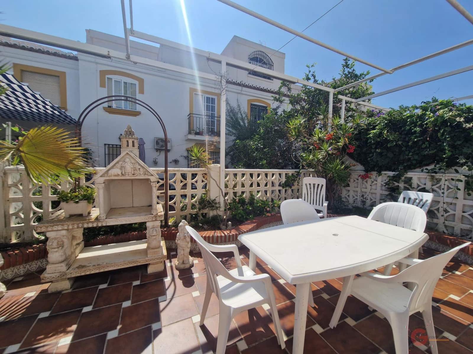 4 bedroom Villa for sale in Salobrena with pool - € 383,500 (Ref: 8505284)