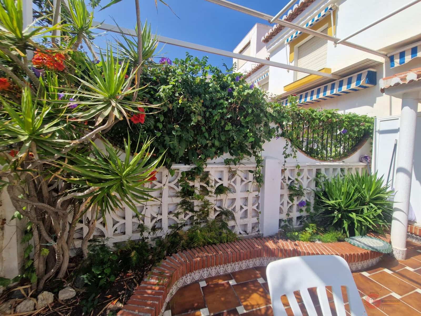 4 bedroom Villa for sale in Salobrena with pool - € 383,500 (Ref: 8505284)