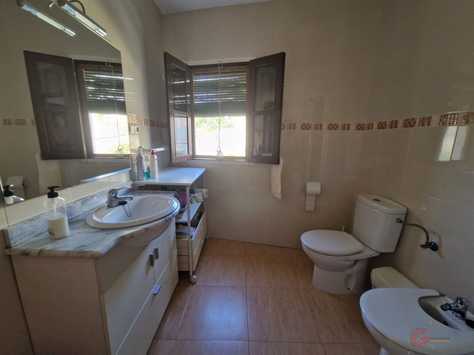 8 soverom Villa til salgs i Molvizar med garasje - € 162 000 (Ref: 8505289)