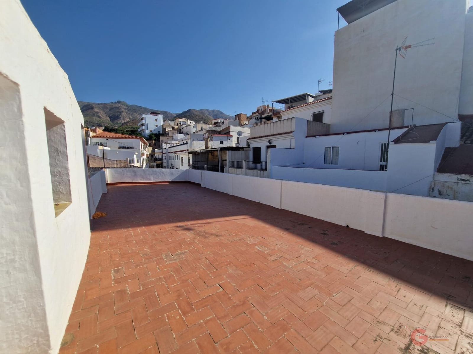 8 soverom Villa til salgs i Molvizar med garasje - € 162 000 (Ref: 8505289)