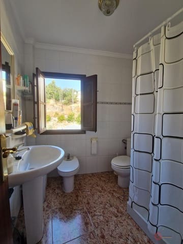 8 soverom Villa til salgs i Molvízar med garasje - € 162 000 (Ref: 8505289)