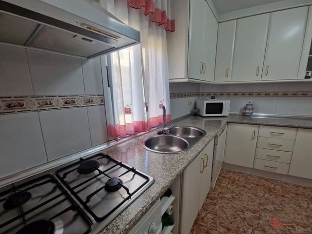 8 soverom Villa til salgs i Molvízar med garasje - € 162 000 (Ref: 8505289)