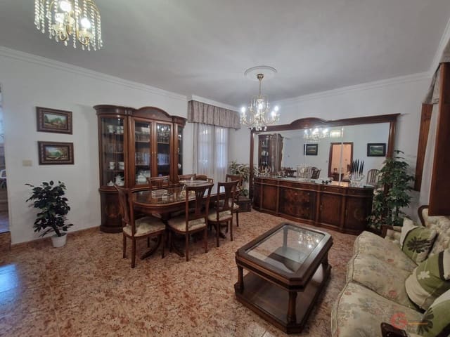 8 soverom Villa til salgs i Molvízar med garasje - € 162 000 (Ref: 8505289)