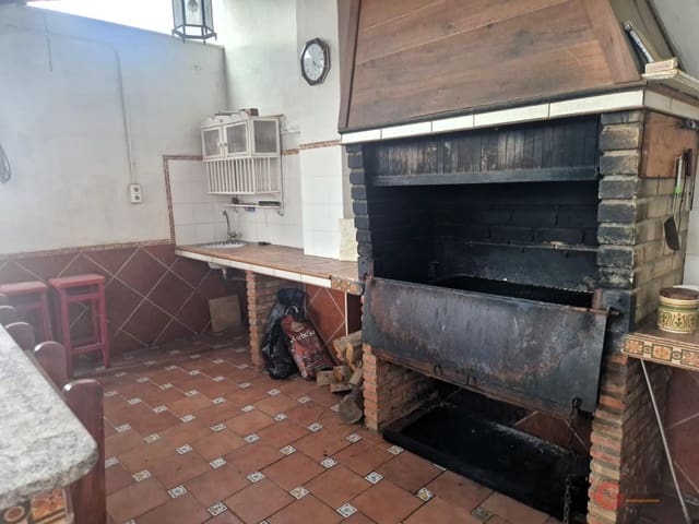 4 soveværelse Finca/Landehus til salg i Motril med swimmingpool garage - € 361.000 (Ref: 8525098)