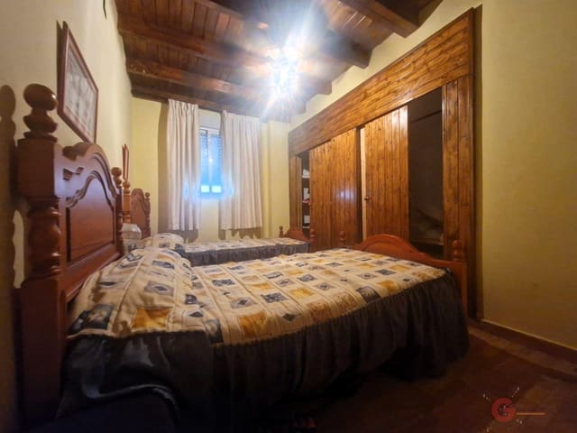 4 soveværelse Finca/Landehus til salg i Motril med swimmingpool garage - € 361.000 (Ref: 8525098)