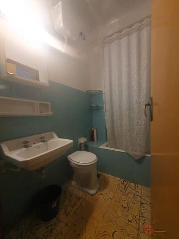 8 slaapkamer Villa te koop in Lanjarón - € 180.000 (Ref: 8594414)