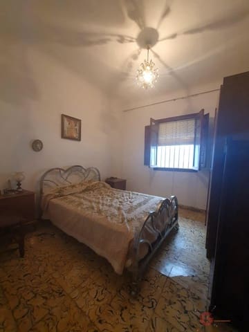 8 slaapkamer Villa te koop in Lanjarón - € 180.000 (Ref: 8594414)