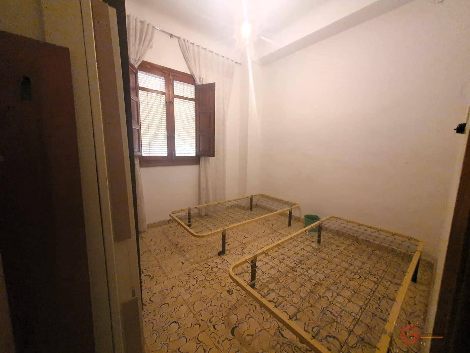 8 soveværelse Villa til salg i Lanjaron - € 180.000 (Ref: 8594414)