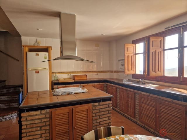 5 soverom Villa til salgs i Itrabo med garasje - € 265 000 (Ref: 8603166)