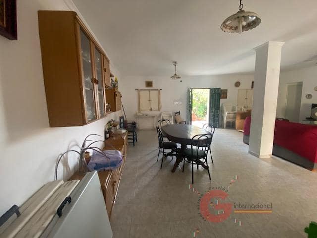 10 soveværelse Villa til salg i Torre del Mar med swimmingpool garage - € 425.000 (Ref: 8607863)