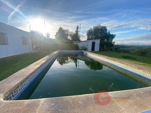 10 soveværelse Villa til salg i Torre del Mar med swimmingpool garage - € 425.000 (Ref: 8607863)