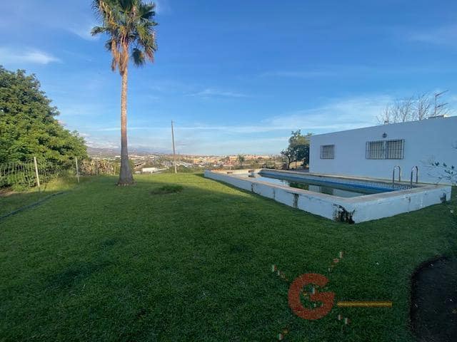 10 soveværelse Villa til salg i Torre del Mar med swimmingpool garage - € 425.000 (Ref: 8607863)