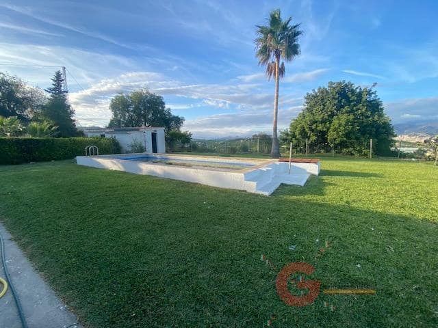 10 chambre Villa/Maison à vendre à Torre del Mar, Vélez-Málaga avec piscine garage - 425 000 € (Ref: 8607863)