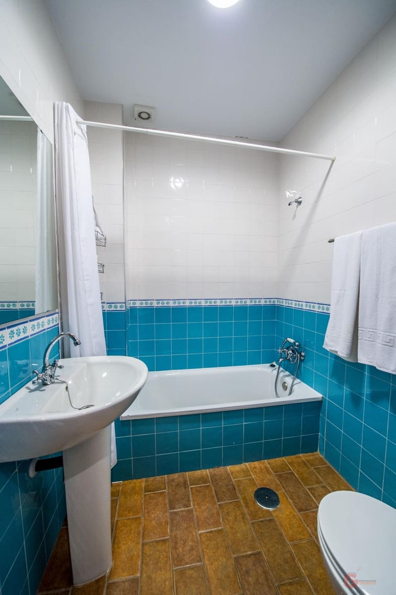 35 soveværelse Hotel til salg i Cordoba by med swimmingpool - € 1.370.000 (Ref: 8612307)