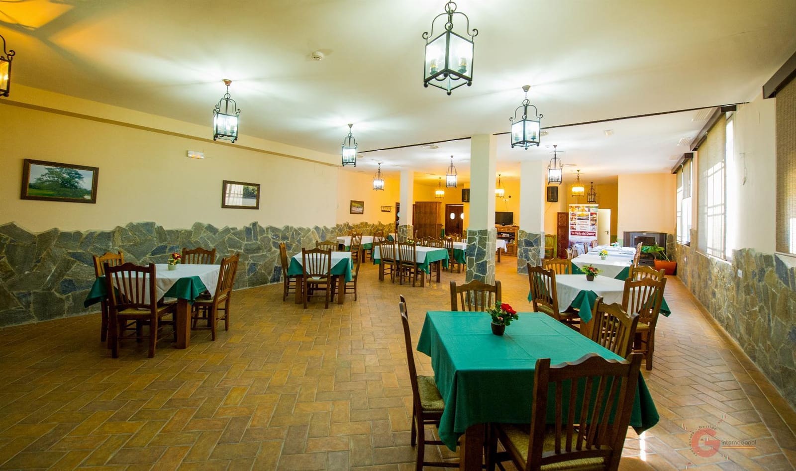 35 soveværelse Hotel til salg i Cordoba by med swimmingpool - € 1.370.000 (Ref: 8612307)