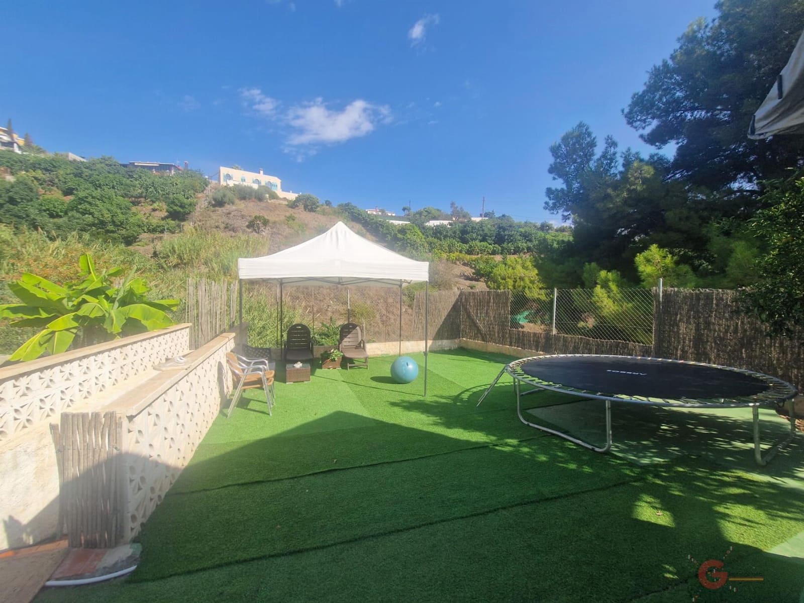 2 soveværelse Finca/Landehus til salg i Salobrena med garage - € 424.000 (Ref: 8619756)