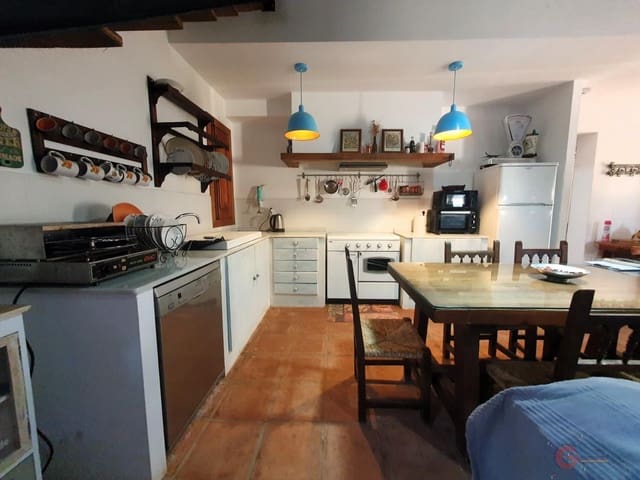 3 soveværelse Finca/Landehus til salg i Vélez de Benaudalla med swimmingpool garage - € 425.000 (Ref: 8645521)