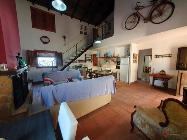 3 soveværelse Finca/Landehus til salg i Vélez de Benaudalla med swimmingpool garage - € 425.000 (Ref: 8645521)