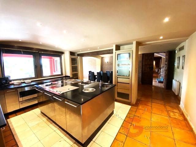 5 quarto Moradia para venda em Taramay com piscina - 1 400 000 € (Ref: 8697563)