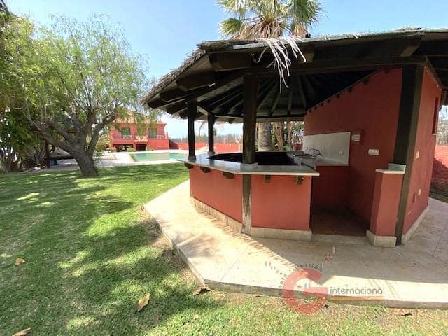 5 quarto Moradia para venda em Taramay com piscina - 1 400 000 € (Ref: 8697563)