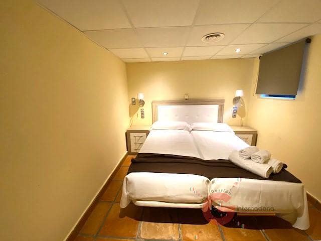 5 quarto Moradia para venda em Taramay com piscina - 1 400 000 € (Ref: 8697563)