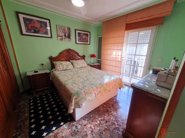 3 quarto Moradia para venda em Motril com garagem - 255 000 € (Ref: 8699211)