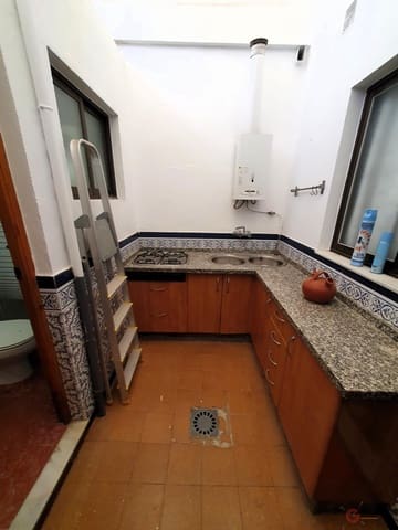 5 quarto Moradia para venda em Centro, Granada cidade com garagem - 265 000 € (Ref: 8714505)