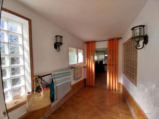 4 bedroom Commercial for sale in Salobreña with garage - € 244,000 (Ref: 8790364)