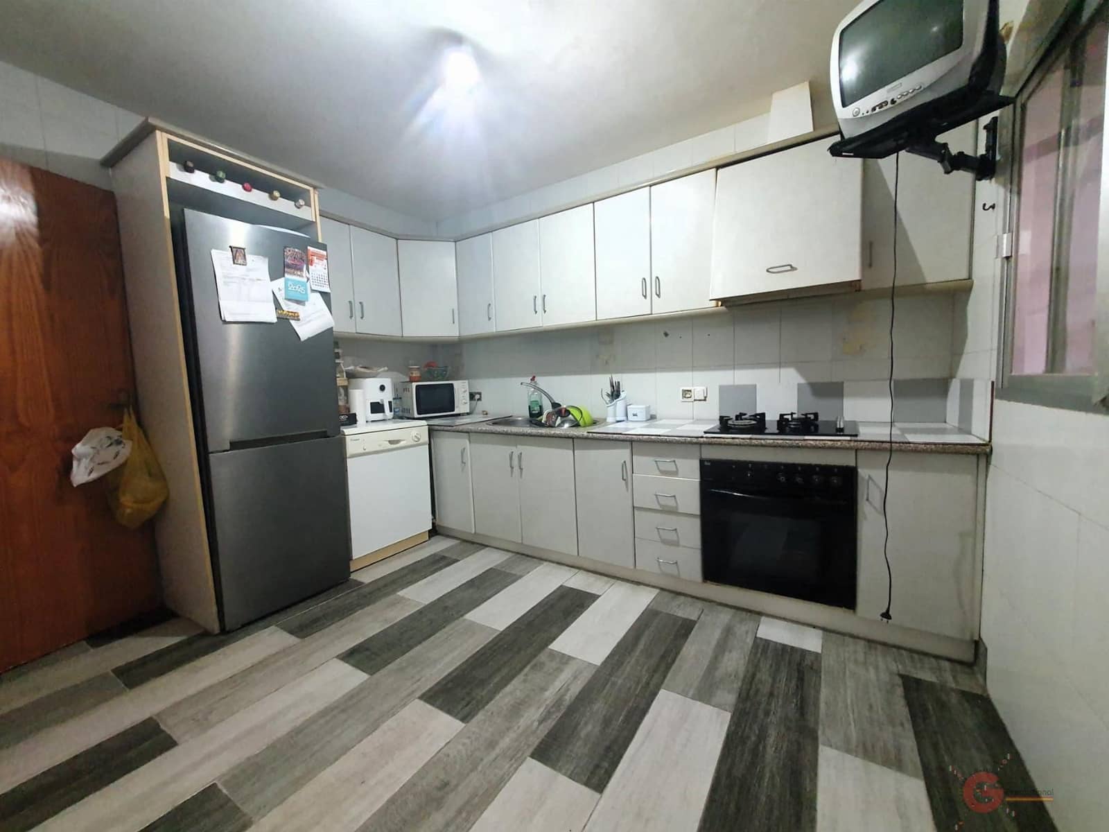 4 slaapkamer Villa te koop in Velez de Benaudalla met garage - € 200.000 (Ref: 8790367)