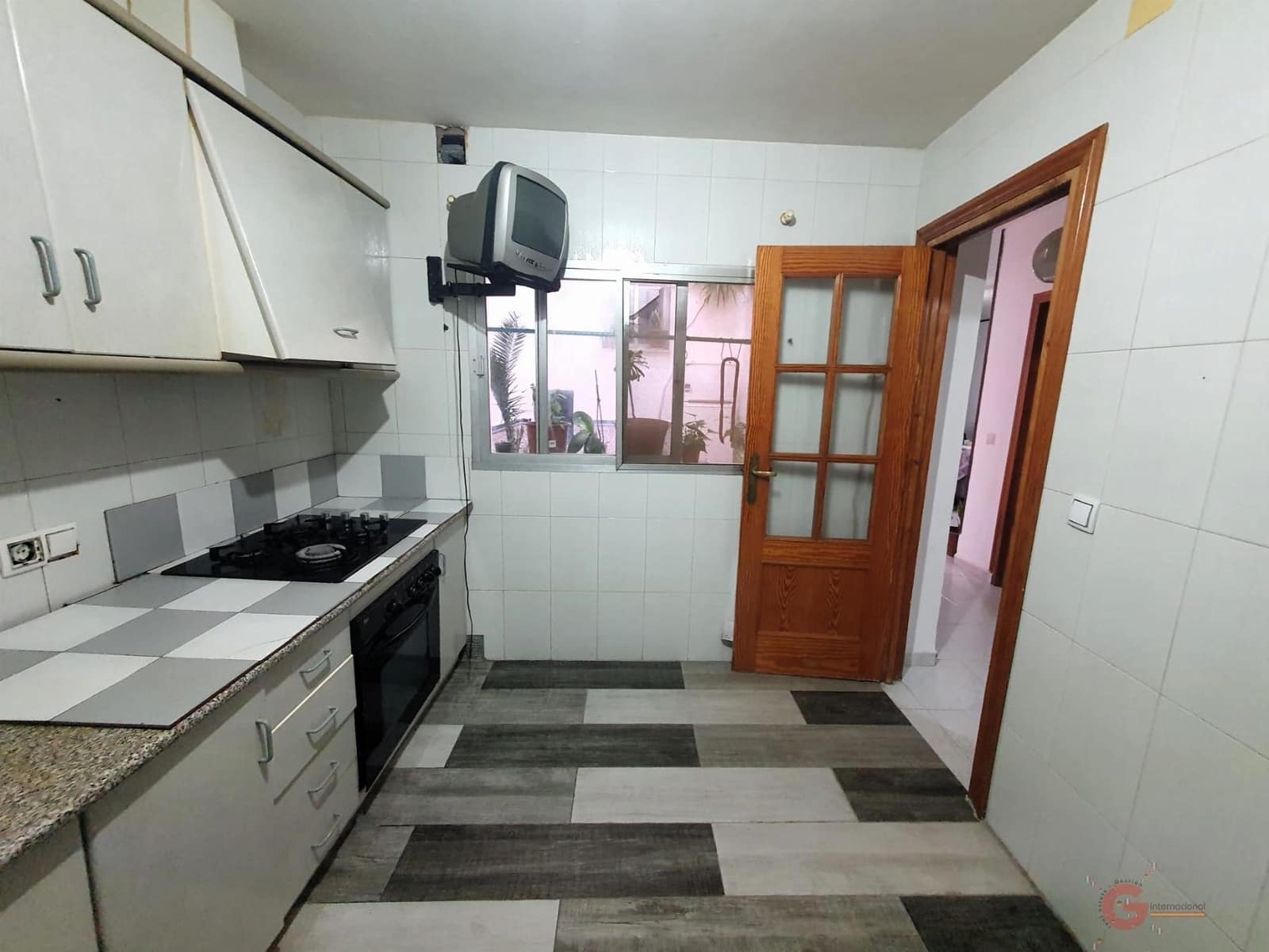 4 slaapkamer Villa te koop in Velez de Benaudalla met garage - € 200.000 (Ref: 8790367)