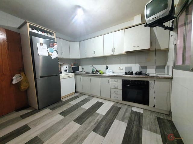 4 soveværelse Villa til salg i Vélez de Benaudalla med garage - € 200.000 (Ref: 8790367)