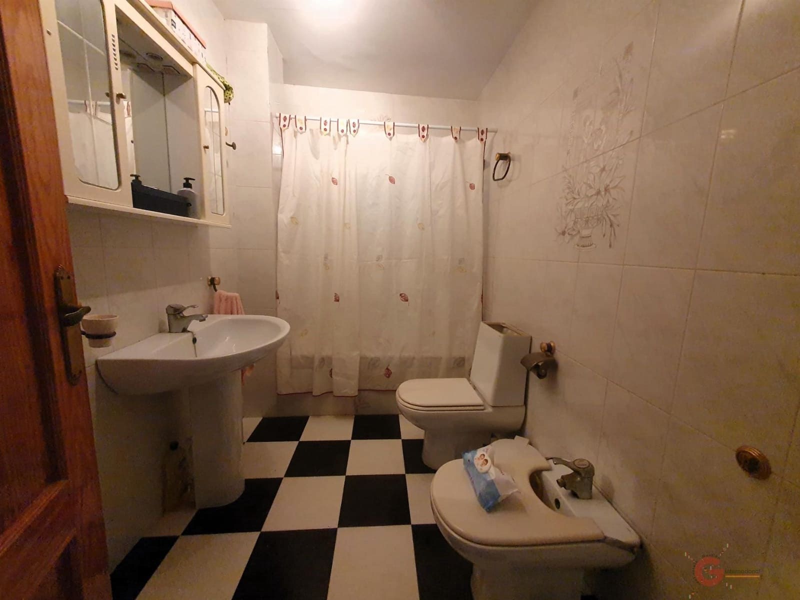 4 slaapkamer Villa te koop in Velez de Benaudalla met garage - € 200.000 (Ref: 8790367)