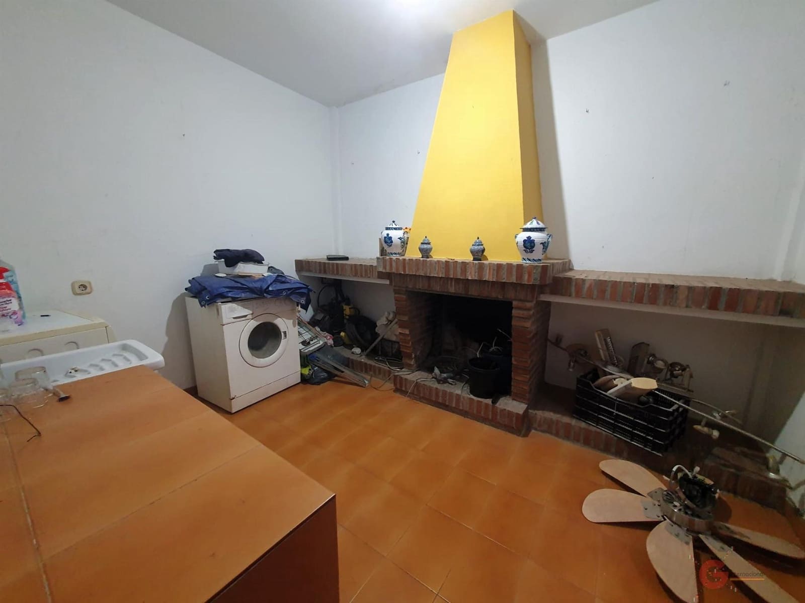 4 slaapkamer Villa te koop in Velez de Benaudalla met garage - € 200.000 (Ref: 8790367)