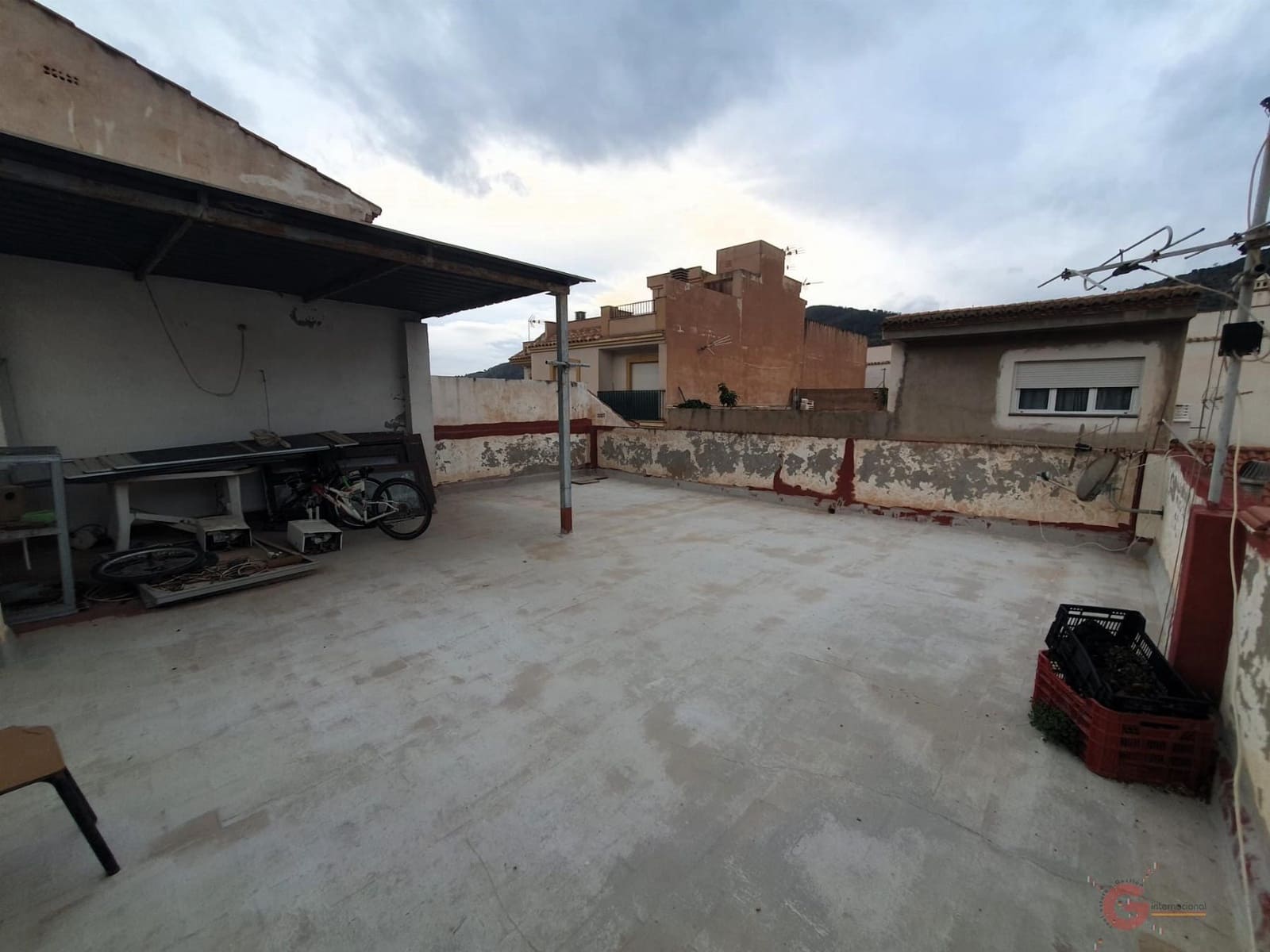 4 slaapkamer Villa te koop in Velez de Benaudalla met garage - € 200.000 (Ref: 8790367)