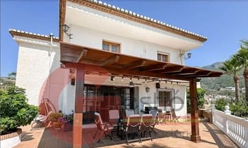 5 bedroom Finca/Country House for sale in Itrabo with pool garage - € 1,350,000 (Ref: 8821056)