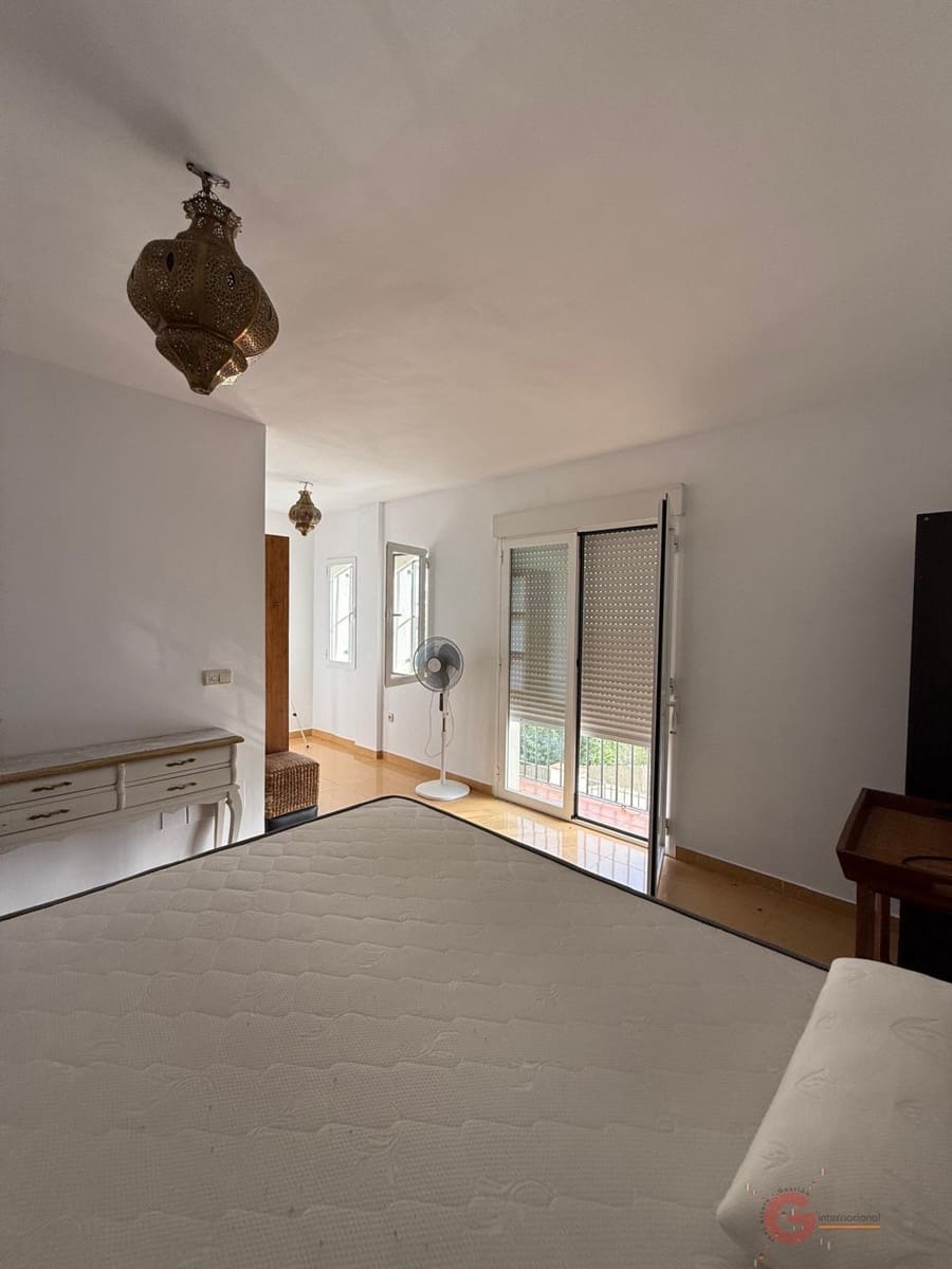 5 soveværelse Villa til salg i Salobrena med swimmingpool garage - € 480.000 (Ref: 8840446)