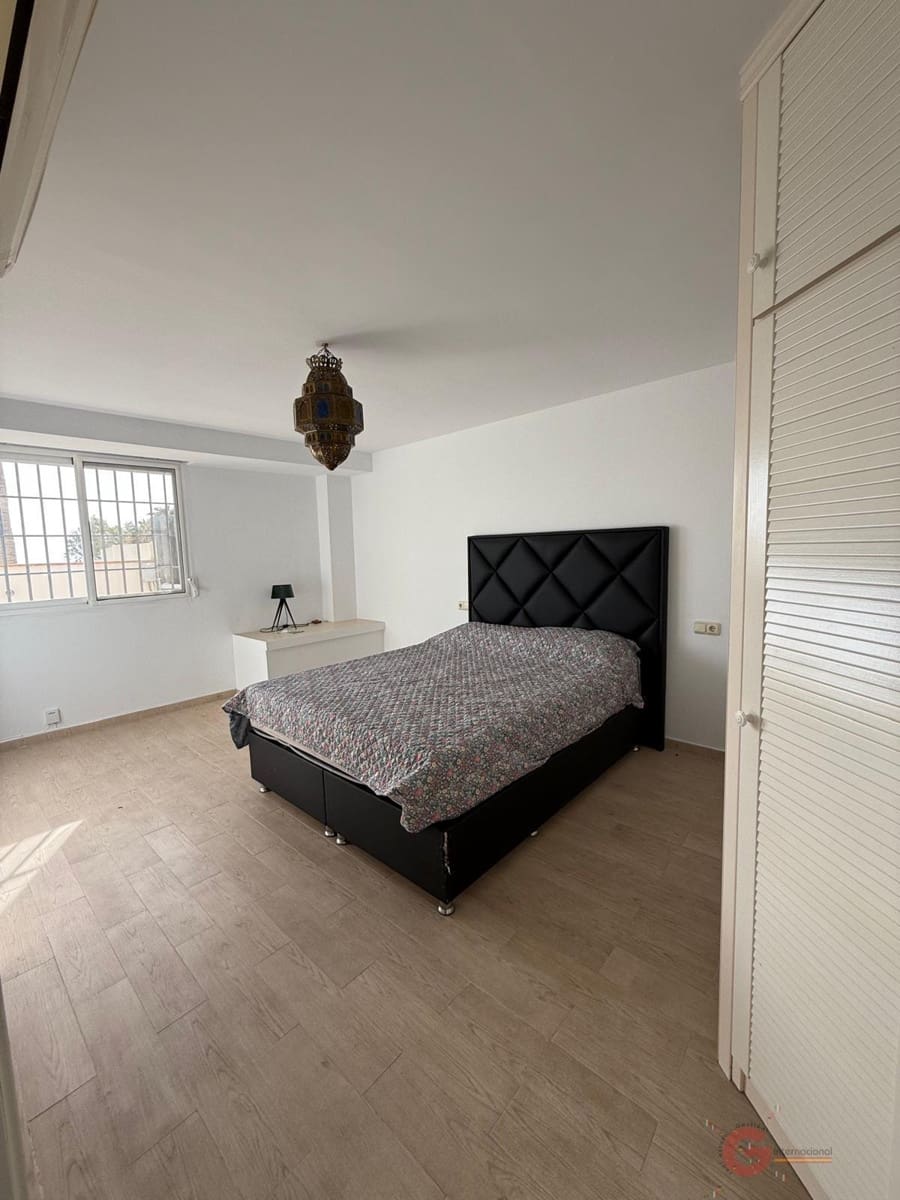 5 soveværelse Villa til salg i Salobrena med swimmingpool garage - € 480.000 (Ref: 8840446)