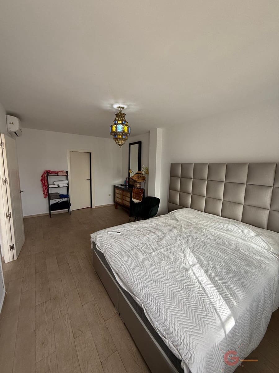 5 soveværelse Villa til salg i Salobrena med swimmingpool garage - € 480.000 (Ref: 8840446)