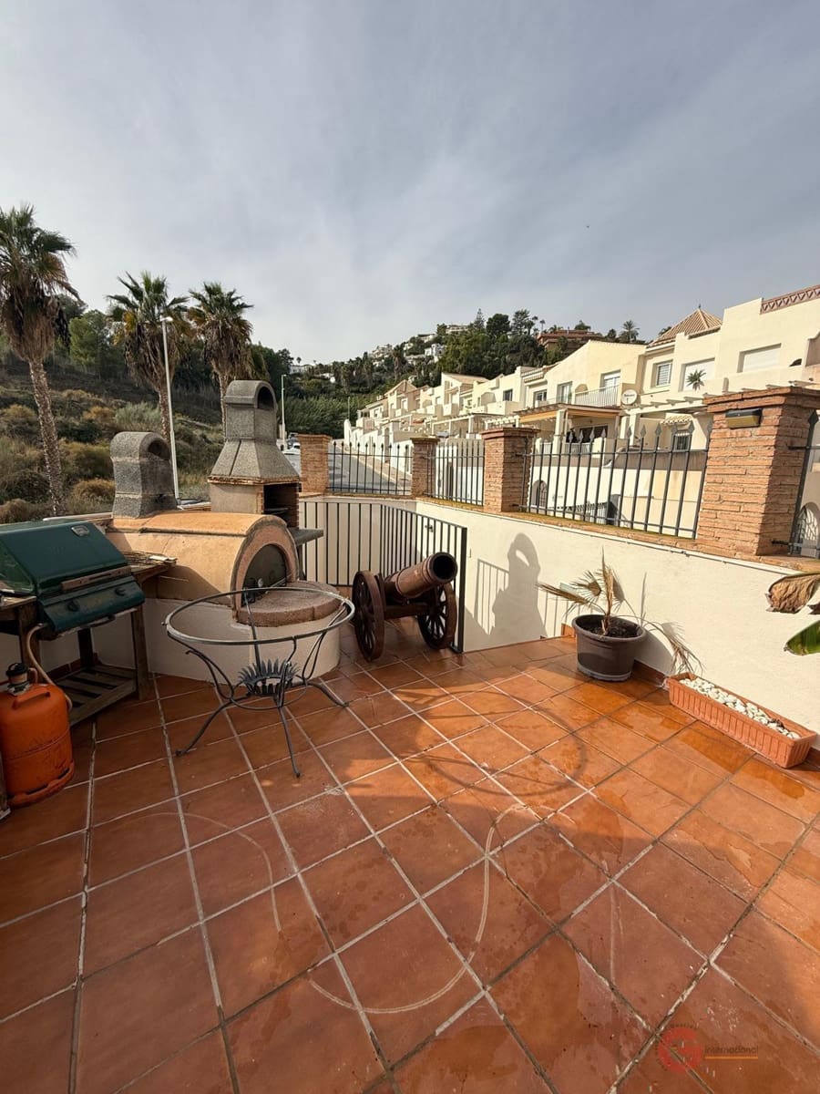 5 soveværelse Villa til salg i Salobrena med swimmingpool garage - € 480.000 (Ref: 8840446)