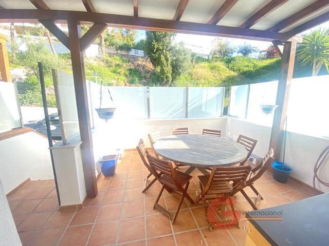 3 camera da letto Villa in vendita in La Herradura con garage - 345.000 € (Rif: 8910597)