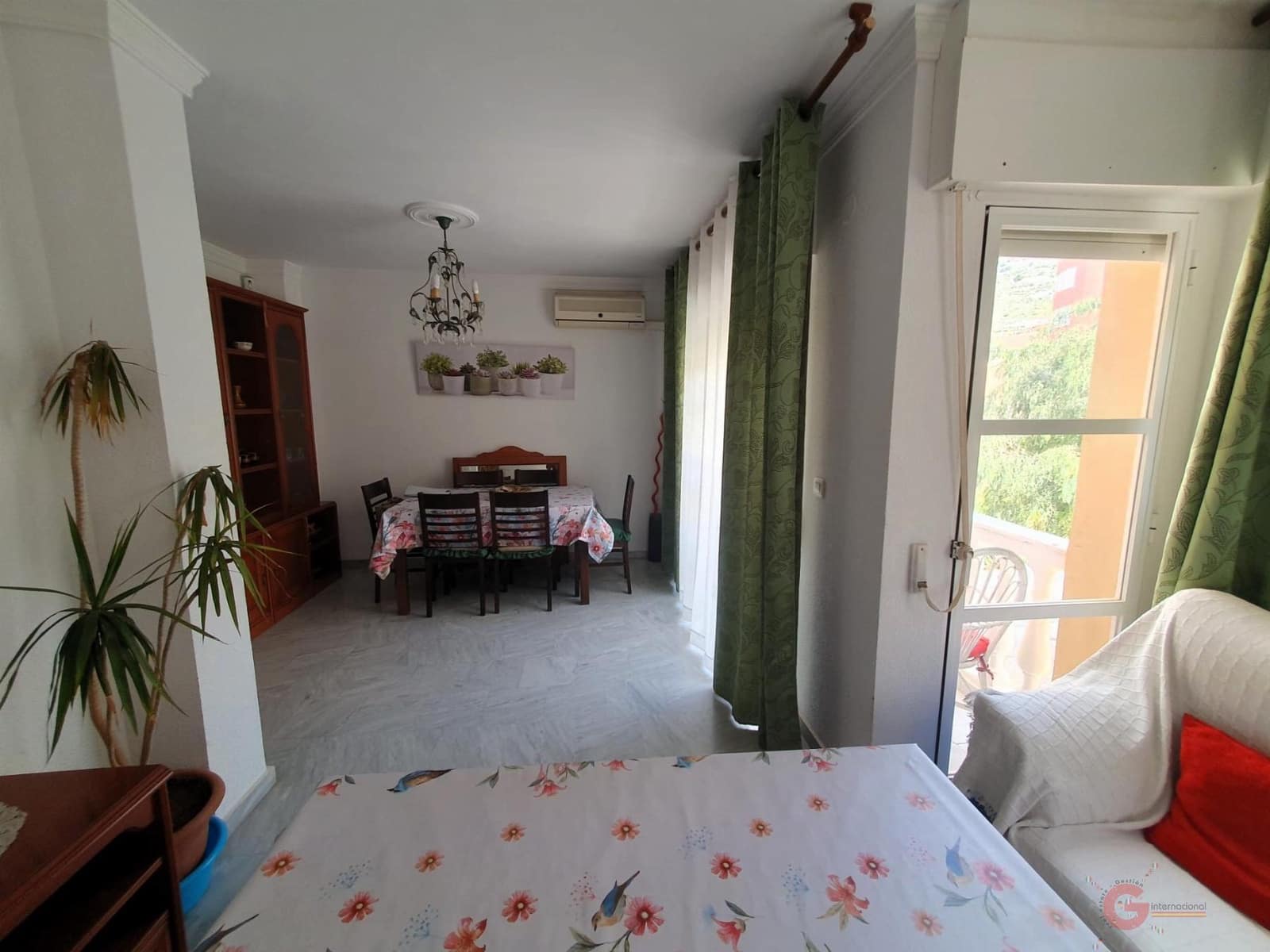 4 soveværelse Villa til salg i Granada by - € 213.000 (Ref: 8971555)