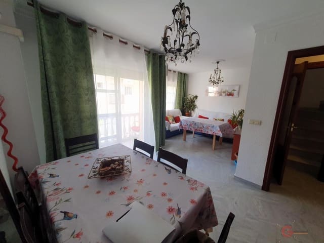4 soverom Villa til salgs i Centro, Granada by - € 213 000 (Ref: 8971555)