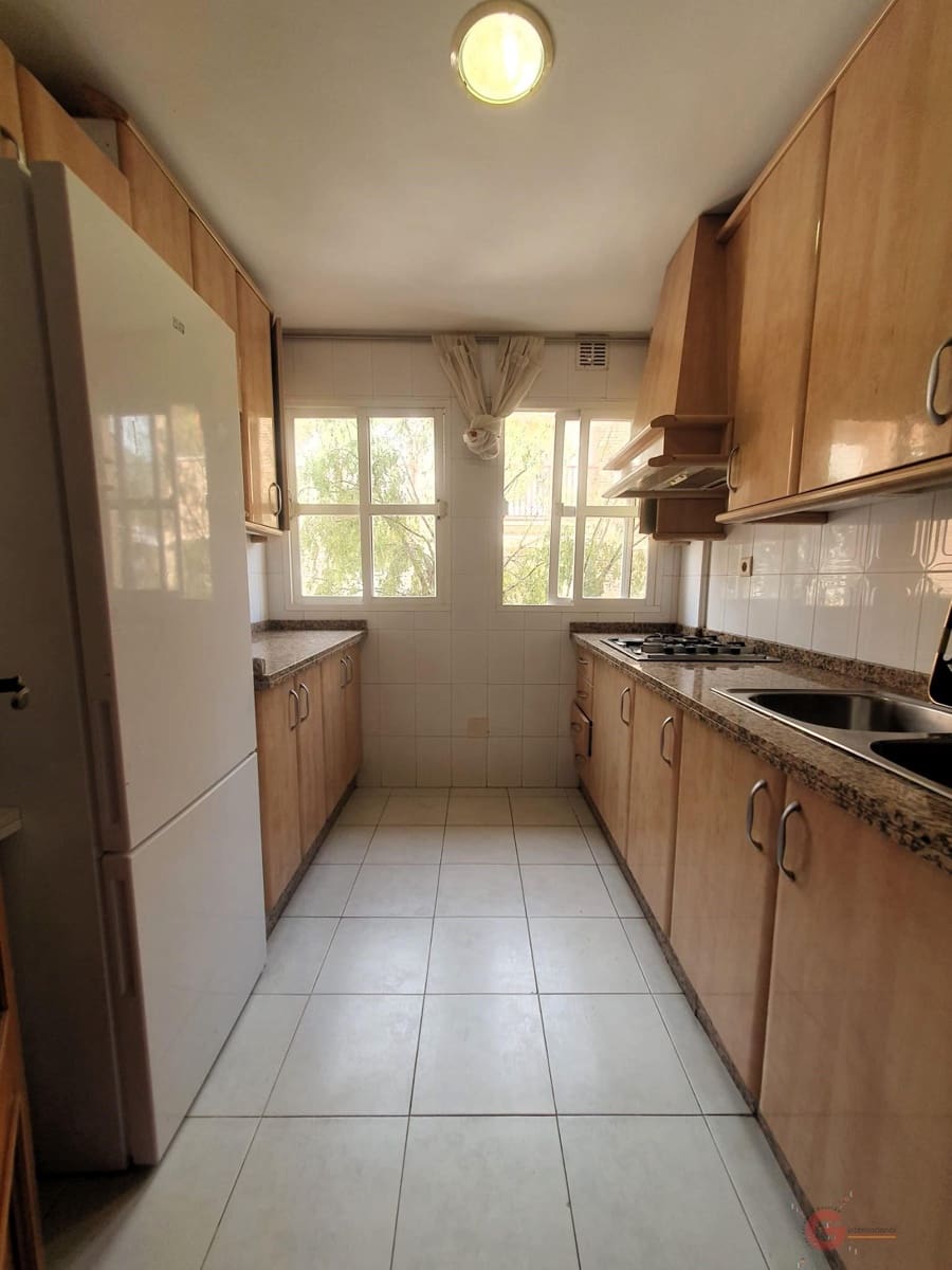 4 soveværelse Villa til salg i Granada by - € 213.000 (Ref: 8971555)