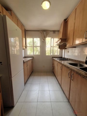 4 soverom Villa til salgs i Centro, Granada by - € 213 000 (Ref: 8971555)