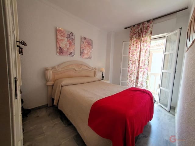 4 soverom Villa til salgs i Centro, Granada by - € 213 000 (Ref: 8971555)