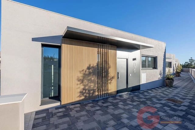 Chalet de 4 habitaciones en El Faro de Calaburra - Chaparral, Mijas en venta con piscina garaje - 958.000 € (Ref: 9031069)