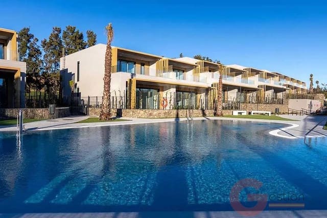 Chalet de 4 habitaciones en El Faro de Calaburra - Chaparral, Mijas en venta con piscina garaje - 958.000 € (Ref: 9031069)