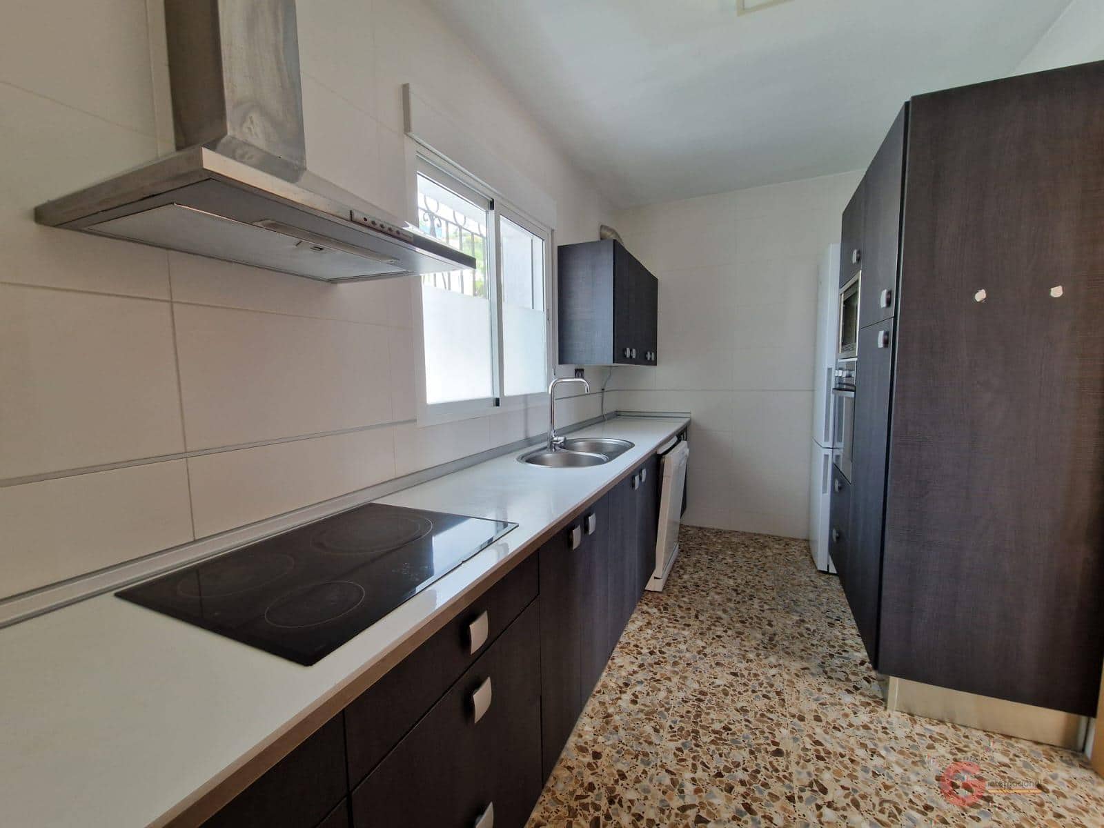 3 soveværelse Villa til salg i Salobrena med swimmingpool garage - € 560.000 (Ref: 9050483)