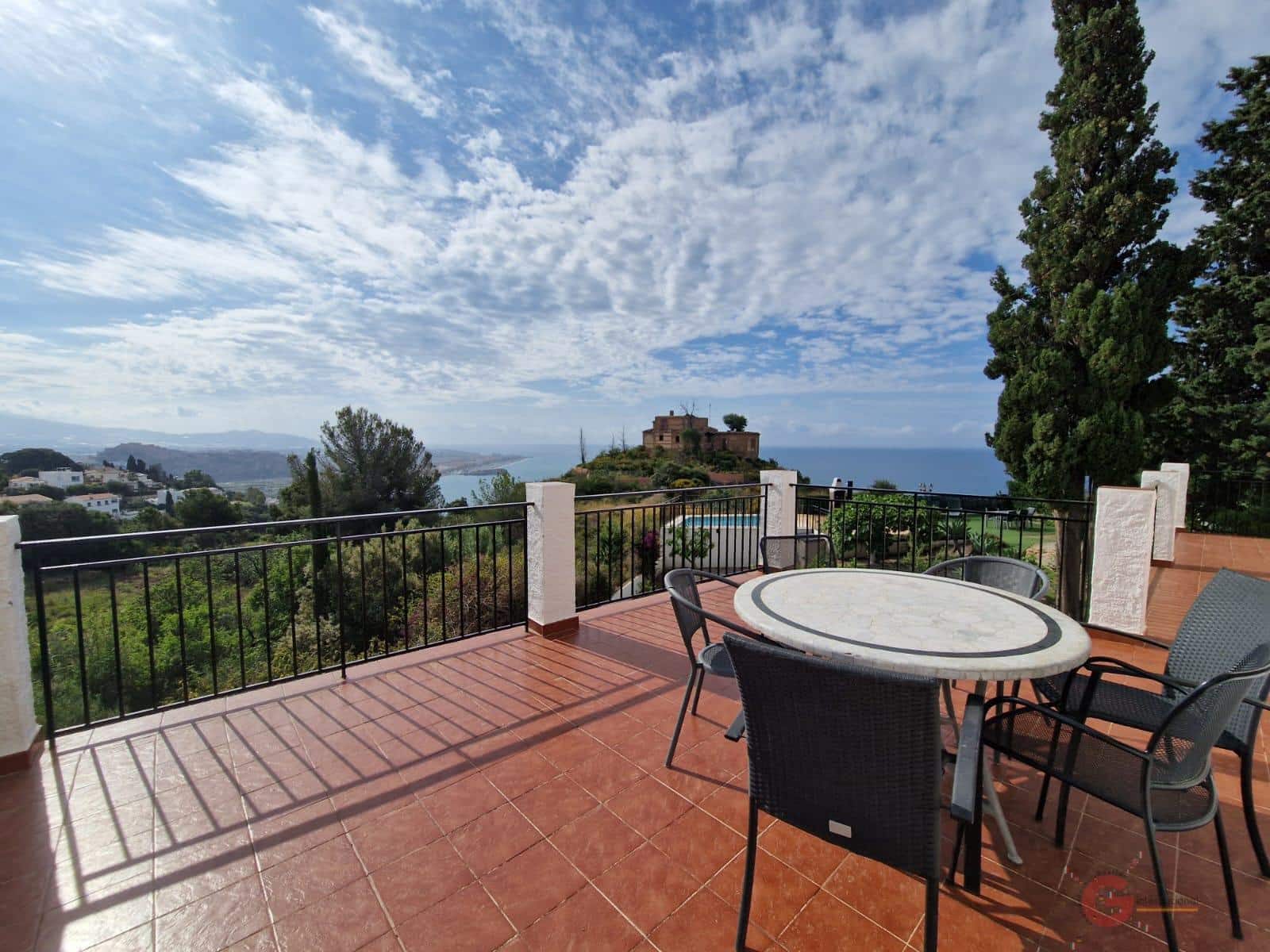 3 soveværelse Villa til salg i Salobrena med swimmingpool garage - € 560.000 (Ref: 9050483)