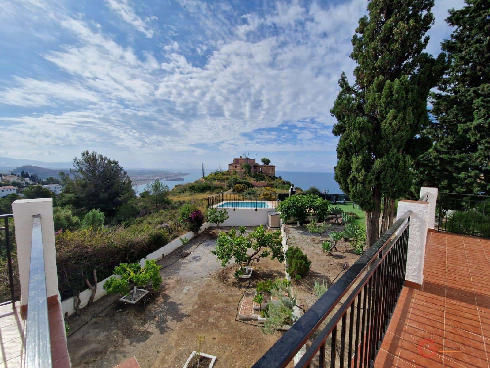 3 soveværelse Villa til salg i Salobrena med swimmingpool garage - € 560.000 (Ref: 9050483)